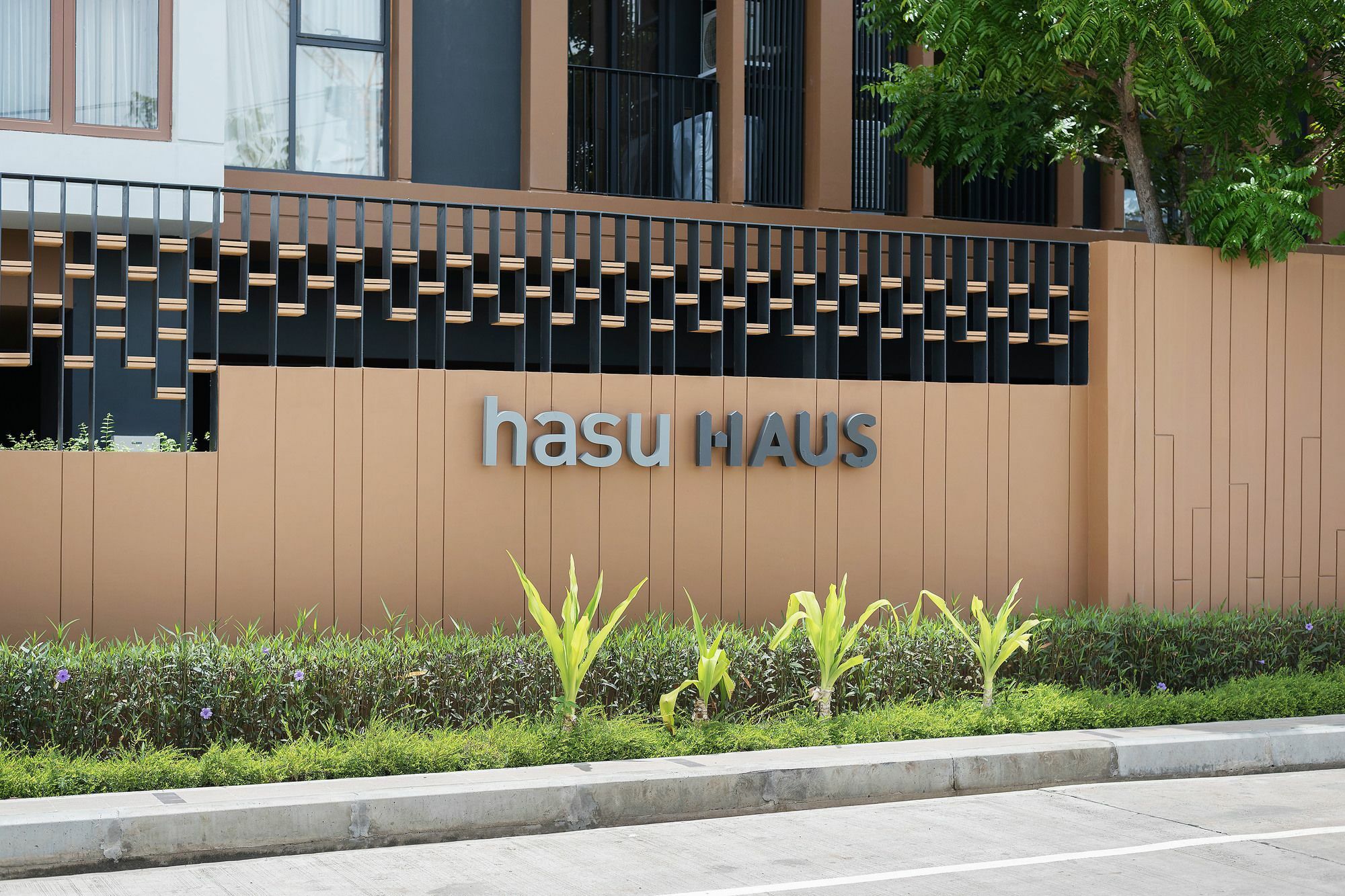 Hasu Haus By Favstay Bangkok Buitenkant foto